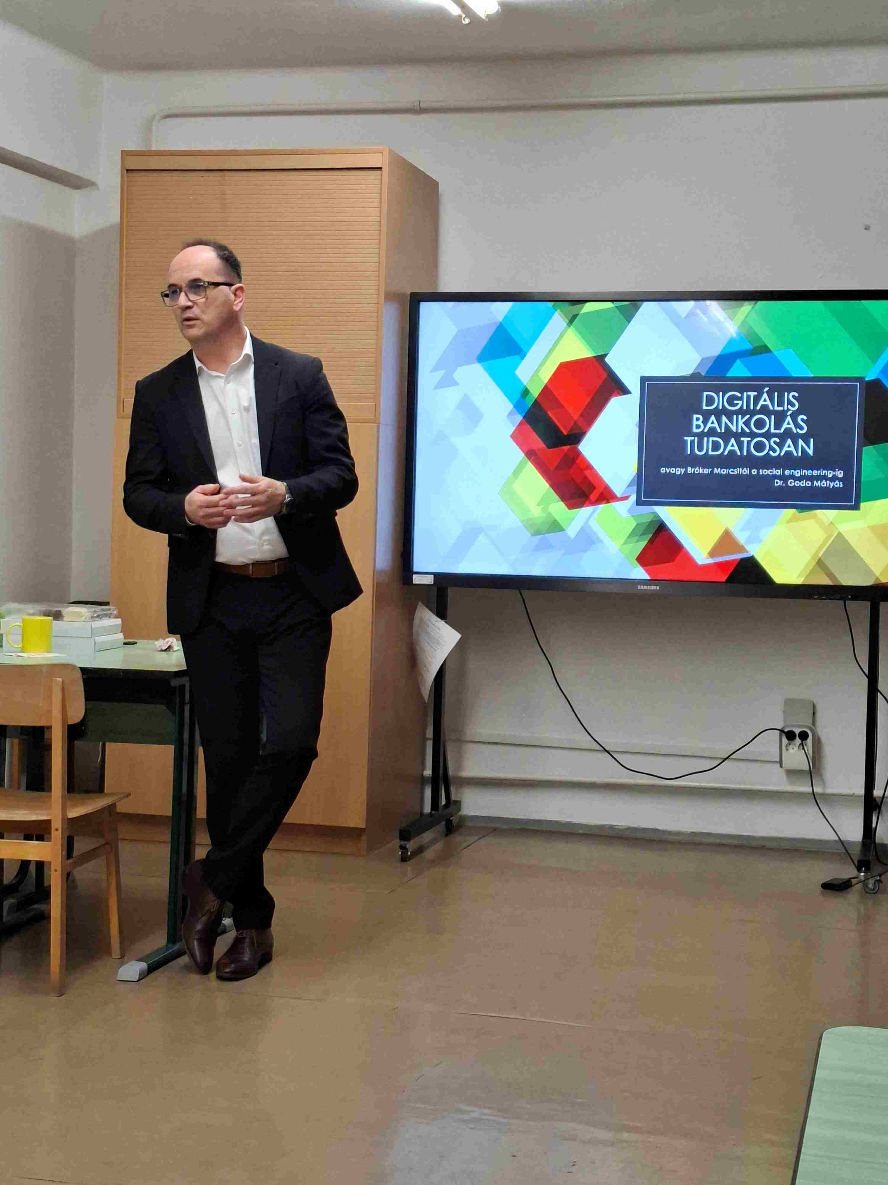 Digitális bankolás tudatosan 1 kicsi