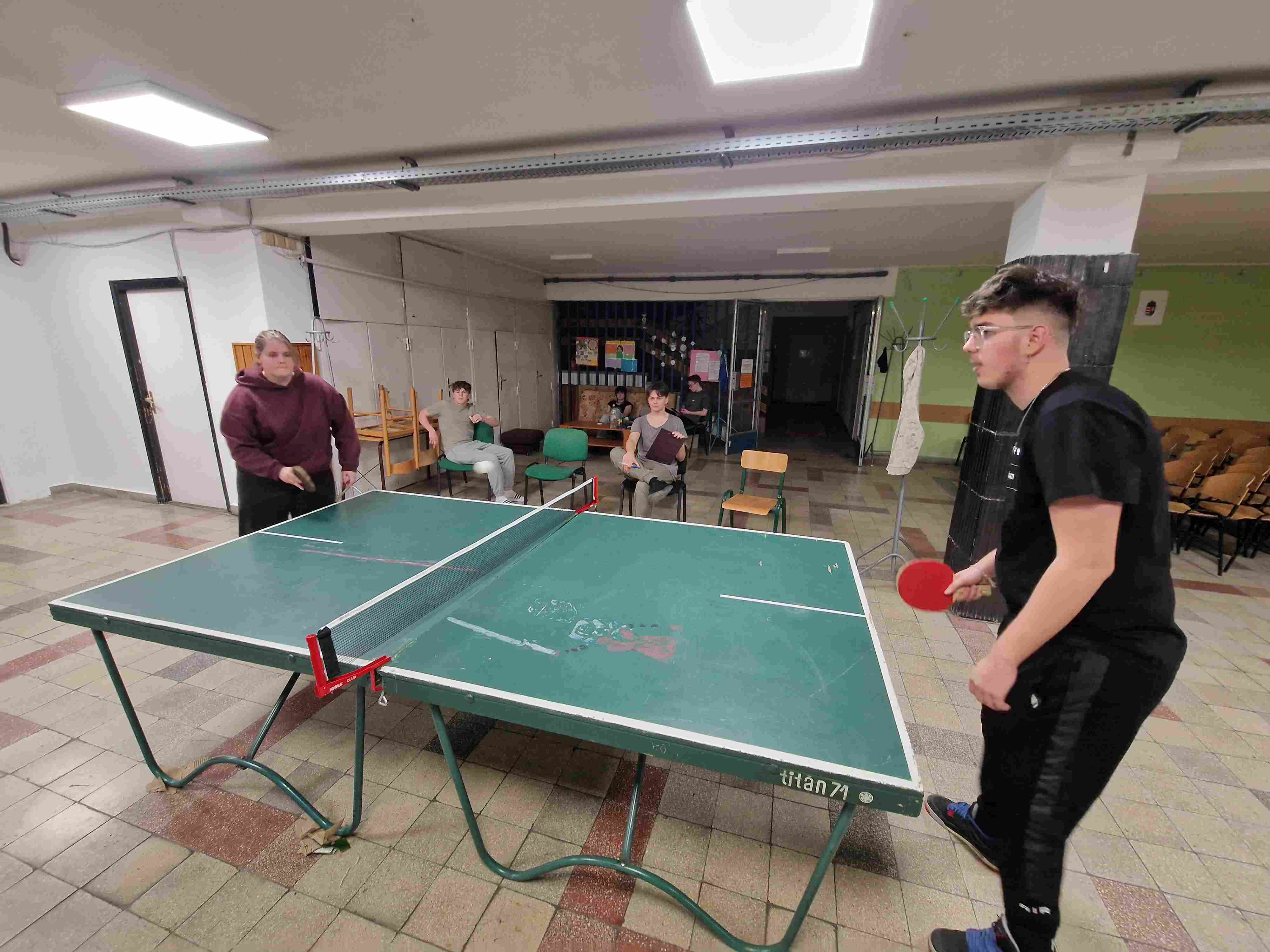 Ping pong bajnokság 2 kicsi